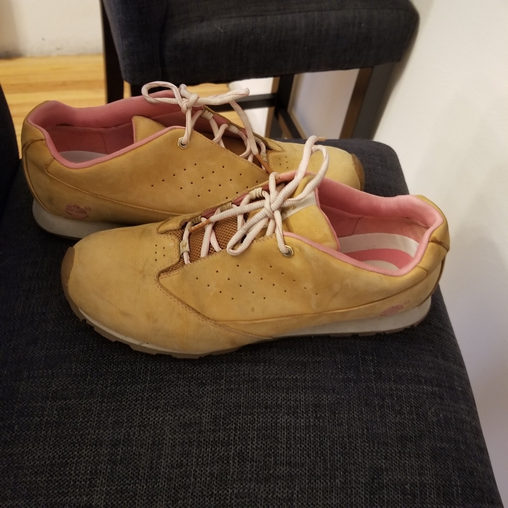 Timberland suede leather pink and wheat casual shoe. Woman's Sz 11